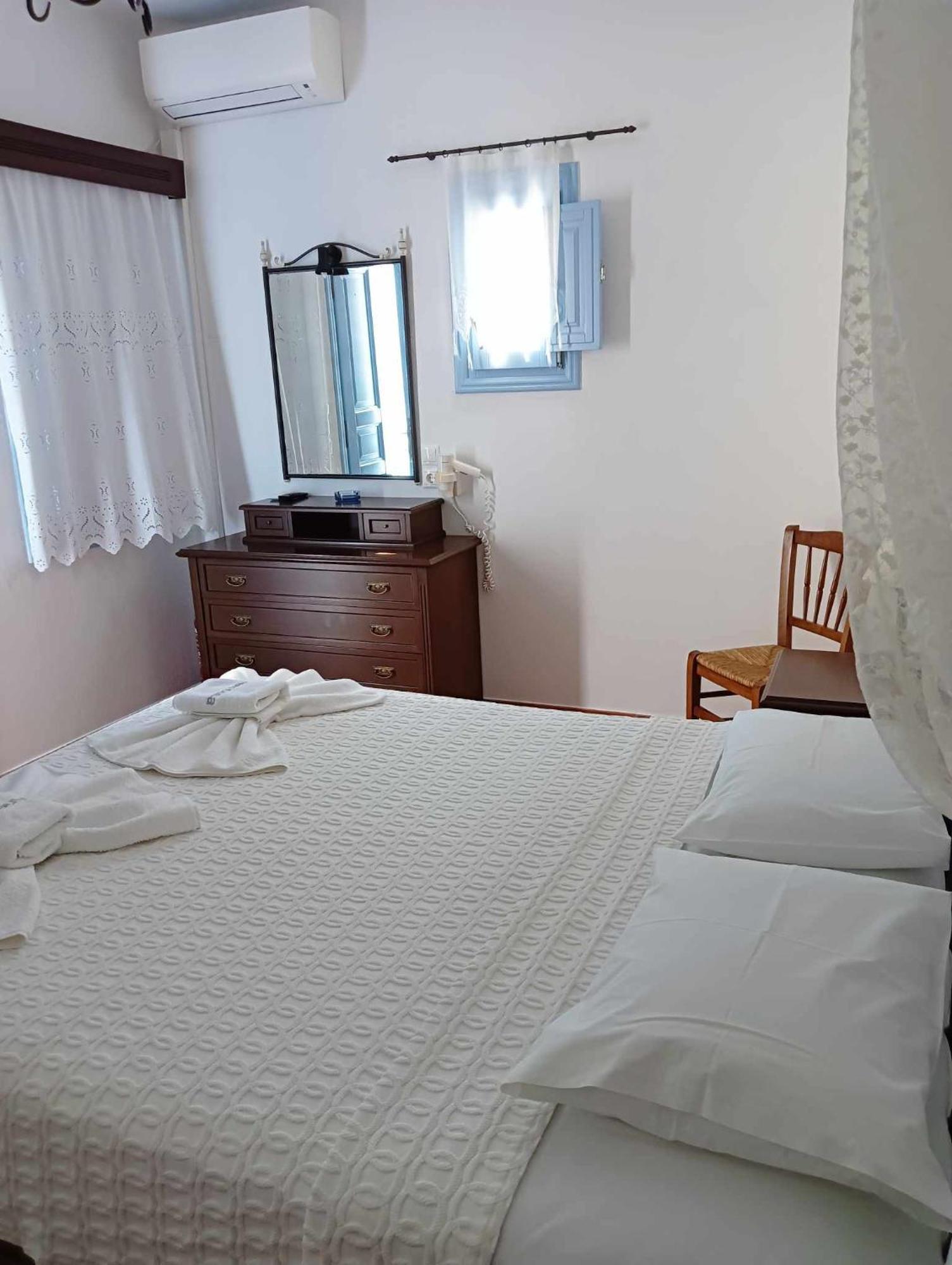Anemousa Hotel Folegandros Town Exterior photo